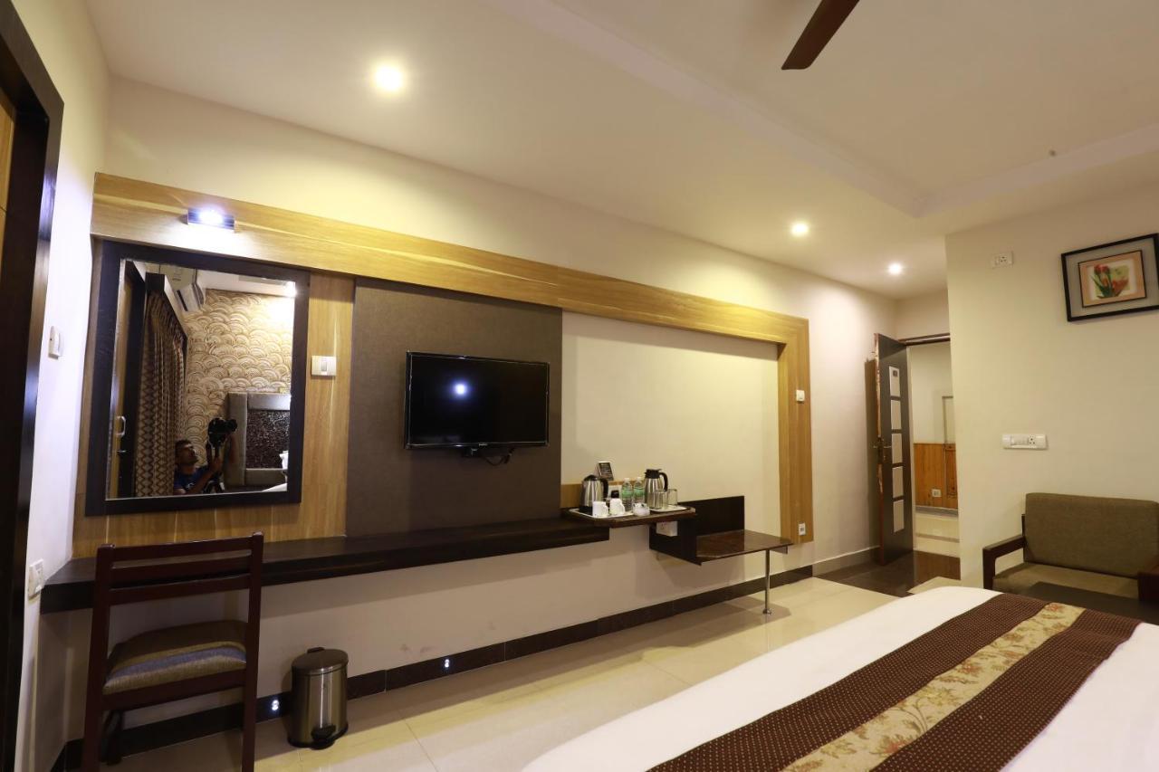 โรงแรมมายาส Tiruchirappalli ภายนอก รูปภาพ