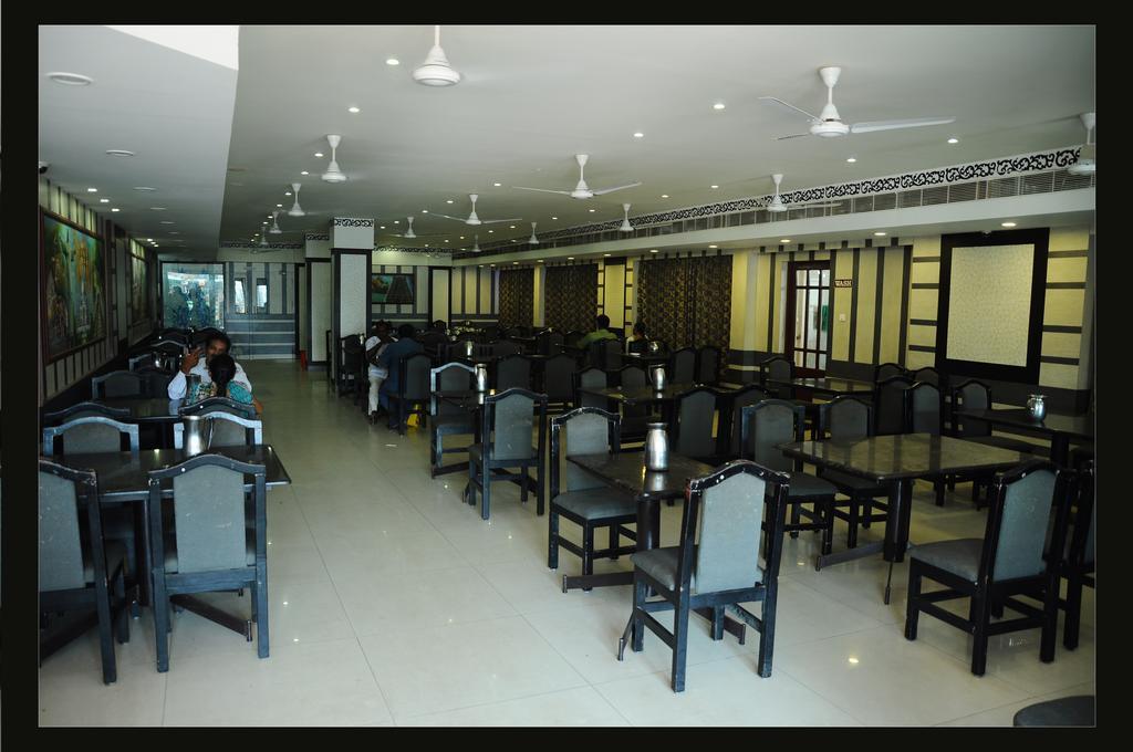โรงแรมมายาส Tiruchirappalli ภายนอก รูปภาพ