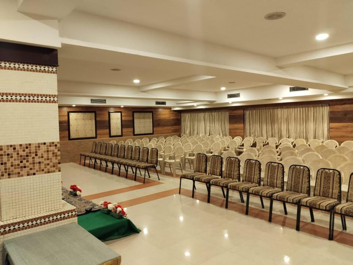 โรงแรมมายาส Tiruchirappalli ภายนอก รูปภาพ