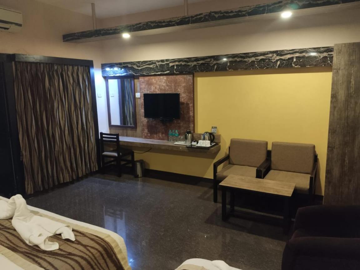 โรงแรมมายาส Tiruchirappalli ภายนอก รูปภาพ