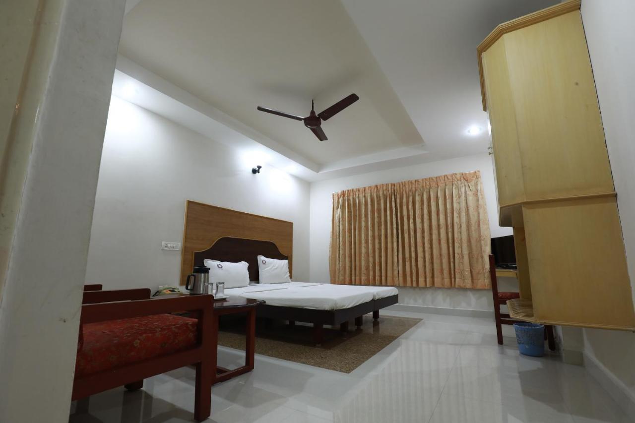 โรงแรมมายาส Tiruchirappalli ภายนอก รูปภาพ